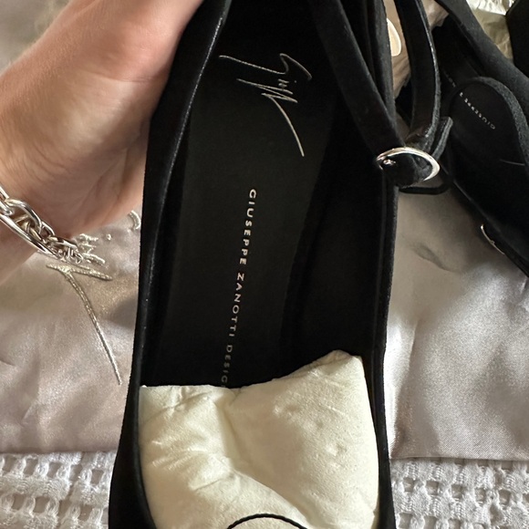 Giuseppe Zanotti ankle strap platform pump! New in box! Size 40. - Picture 4 of 11